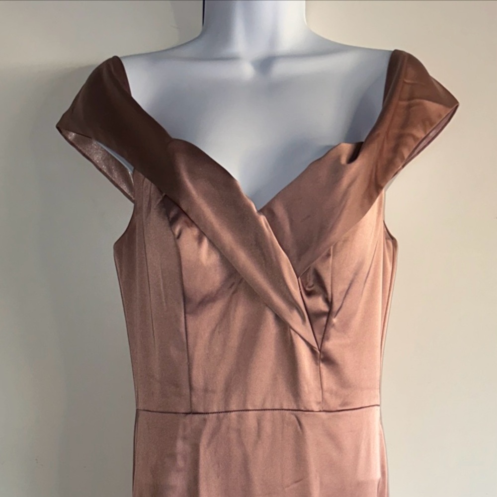 Revelry Bridesmaids Dress Maxi Dakota in Gold Champagne Velvet. Long dress